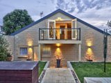 https://images.listonce.com.au/custom/160x/listings/86-maud-street-geelong-vic-3220/856/01699856_img_14.jpg?GrLj_MKsQp8
