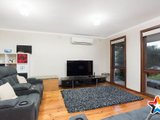 https://images.listonce.com.au/custom/160x/listings/86-taylor-road-mooroolbark-vic-3138/281/01526281_img_03.jpg?_Nz-2ZWfiYQ