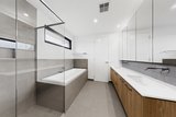 https://images.listonce.com.au/custom/160x/listings/86a-leila-road-carnegie-vic-3163/852/01904852_img_09.jpg?jKI8GoqWZbI