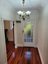 https://images.listonce.com.au/custom/160x/listings/87-carroll-crescent-glen-iris-vic-3146/872/01768872_img_07.jpg?_8f3B4y_q70