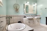 https://images.listonce.com.au/custom/160x/listings/88-fordham-avenue-camberwell-vic-3124/123/01723123_img_10.jpg?Zysx1ejPIJg