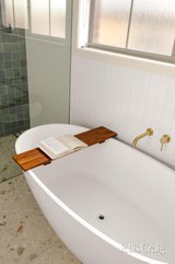 https://images.listonce.com.au/custom/160x/listings/88-fyffe-street-thornbury-vic-3071/318/01990318_img_13.jpg?V_JKroOS7I4