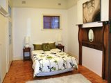 https://images.listonce.com.au/custom/160x/listings/88-mitford-street-elwood-vic-3184/328/01793328_img_09.jpg?SH-vT2RZFCg