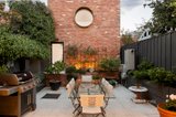 https://images.listonce.com.au/custom/160x/listings/88-roden-street-west-melbourne-vic-3003/198/01701198_img_15.jpg?FrWt_DjLdDw