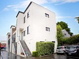 https://images.listonce.com.au/custom/160x/listings/889-ormond-road-elwood-vic-3184/653/01793653_img_06.jpg?TObauHZ-GHI