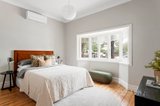 https://images.listonce.com.au/custom/160x/listings/89-rennie-street-thornbury-vic-3071/142/01629142_img_02.jpg?GvSTytFQWZI