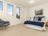 https://images.listonce.com.au/custom/160x/listings/897-cruikshank-street-port-melbourne-vic-3207/277/01087277_img_05.jpg?sgyC0UGaO5A