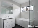 https://images.listonce.com.au/custom/160x/listings/89a-sellick-drive-croydon-vic-3136/965/01524965_img_04.jpg?6YG2oO4jtNw