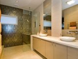 https://images.listonce.com.au/custom/160x/listings/8a-fernery-grove-newtown-vic-3220/350/01699350_img_07.jpg?iSkToeQa_d0