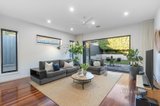 https://images.listonce.com.au/custom/160x/listings/8a-howe-street-murrumbeena-vic-3163/586/01529586_img_02.jpg?CMqLNp-2RwE