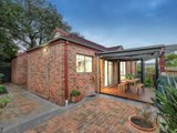 https://images.listonce.com.au/custom/160x/listings/8a-quarry-road-mitcham-vic-3132/738/00970738_img_10.jpg?AyuEaUoV20w