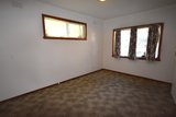 https://images.listonce.com.au/custom/160x/listings/8a-shield-court-kilsyth-vic-3137/852/01737852_img_05.jpg?s8cx2iuC0Ko