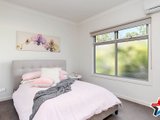 https://images.listonce.com.au/custom/160x/listings/9-adriana-close-mooroolbark-vic-3138/517/01529517_img_08.jpg?88ngPyjHARw