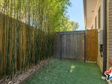 https://images.listonce.com.au/custom/160x/listings/9-adriana-close-mooroolbark-vic-3138/517/01529517_img_12.jpg?UfBDqXCan2w