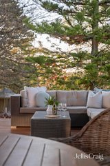 https://images.listonce.com.au/custom/160x/listings/9-alford-avenue-mooroolbark-vic-3138/177/01768177_img_21.jpg?tTcQTYTFdO4