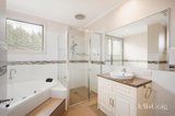https://images.listonce.com.au/custom/160x/listings/9-avalon-street-mooroolbark-vic-3138/820/01766820_img_06.jpg?KJiTFDP8tMk
