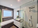 https://images.listonce.com.au/custom/160x/listings/9-balleroy-road-highton-vic-3216/235/01948235_img_10.jpg?eH1sdJddslg