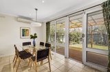 https://images.listonce.com.au/custom/160x/listings/9-barrington-avenue-kew-vic-3101/527/00547527_img_07.jpg?ZNvqsDKTHFk