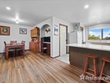 https://images.listonce.com.au/custom/160x/listings/9-batterbee-drive-mooroolbark-vic-3138/957/01525957_img_08.jpg?GsPO6JEaM0A