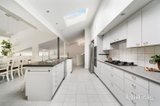 https://images.listonce.com.au/custom/160x/listings/9-bronwyn-court-research-vic-3095/926/01779926_img_07.jpg?ADYnD_2EcHw