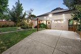 https://images.listonce.com.au/custom/160x/listings/9-catherine-street-ringwood-vic-3134/135/01629135_img_01.jpg?BGmRXOoSnhE