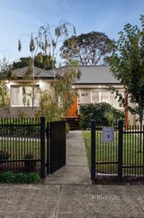 https://images.listonce.com.au/custom/160x/listings/9-catherine-street-ringwood-vic-3134/135/01629135_img_02.jpg?W3gyVUQivJE