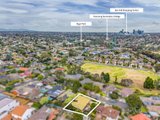 https://images.listonce.com.au/custom/160x/listings/9-cecilie-court-doncaster-vic-3108/820/01724820_img_14.jpg?c0EnWokT9qw