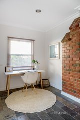 https://images.listonce.com.au/custom/160x/listings/9-clyde-street-surrey-hills-vic-3127/772/01228772_img_11.jpg?iwwFwCTzBzo