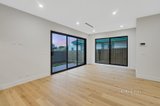 https://images.listonce.com.au/custom/160x/listings/9-colebrook-avenue-mount-waverley-vic-3149/606/01047606_img_04.jpg?lj0bvgq5c5w