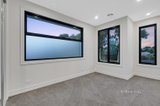 https://images.listonce.com.au/custom/160x/listings/9-colebrook-avenue-mount-waverley-vic-3149/606/01047606_img_12.jpg?URn0_hg7Uao