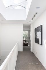 https://images.listonce.com.au/custom/160x/listings/9-coolullah-avenue-south-yarra-vic-3141/289/01580289_img_06.jpg?c-lQj0QChII