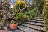 https://images.listonce.com.au/custom/160x/listings/9-douglas-parade-croydon-vic-3136/075/01977075_img_22.jpg?hdCdf8kAG9I
