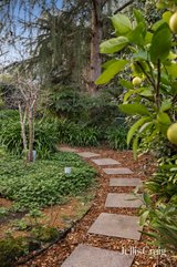 https://images.listonce.com.au/custom/160x/listings/9-douglas-parade-croydon-vic-3136/075/01977075_img_23.jpg?6ZxAT9Cxxkw