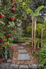 https://images.listonce.com.au/custom/160x/listings/9-douglas-parade-croydon-vic-3136/075/01977075_img_24.jpg?Z6l6CwkaJfw