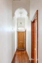 https://images.listonce.com.au/custom/160x/listings/9-erskine-street-north-melbourne-vic-3051/644/01820644_img_09.jpg?0PaLUpaziBQ