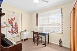 https://images.listonce.com.au/custom/160x/listings/9-gainsborough-street-castlemaine-vic-3450/387/01536387_img_07.jpg?2HQUDtcmsiU