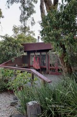 https://images.listonce.com.au/custom/160x/listings/9-geoffrey-court-lower-plenty-vic-3093/582/01163582_img_23.jpg?T1ixPoMYoAs