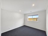https://images.listonce.com.au/custom/160x/listings/9-geometry-drive-charlemont-vic-3217/514/01948514_img_07.jpg?_3g7hS6BVfk