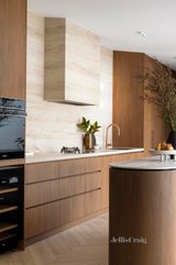 https://images.listonce.com.au/custom/160x/listings/9-gibdon-street-richmond-vic-3121/206/01718206_img_07.jpg?d-opDukkbQI