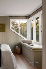 https://images.listonce.com.au/custom/160x/listings/9-gibdon-street-richmond-vic-3121/206/01718206_img_13.jpg?r5F3sp0tipU