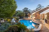 https://images.listonce.com.au/custom/160x/listings/9-glen-court-templestowe-vic-3106/218/01601218_img_12.jpg?Y6y-cLeNRww