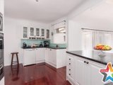 https://images.listonce.com.au/custom/160x/listings/9-hamilton-close-kilsyth-vic-3137/564/01525564_img_04.jpg?AzxA9IIKqDY