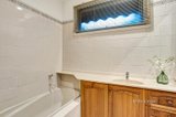 https://images.listonce.com.au/custom/160x/listings/9-hampstead-crescent-glen-waverley-vic-3150/805/01103805_img_07.jpg?2HKAEWFFwY8