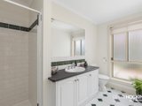 https://images.listonce.com.au/custom/160x/listings/9-heritage-court-altona-vic-3018/427/01203427_img_08.jpg?e0Lj54_FRis
