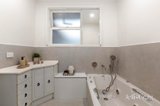 https://images.listonce.com.au/custom/160x/listings/9-highland-boulevard-ringwood-vic-3134/530/01942530_img_09.jpg?B38bY25rEDc
