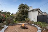 https://images.listonce.com.au/custom/160x/listings/9-highland-boulevard-ringwood-vic-3134/530/01942530_img_12.jpg?SSaKTyClKyg