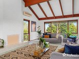 https://images.listonce.com.au/custom/160x/listings/9-highleigh-court-mooroolbark-vic-3138/000/01525000_img_03.jpg?8K9AWCYbULQ