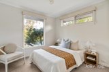 https://images.listonce.com.au/custom/160x/listings/9-hyacinth-street-briar-hill-vic-3088/590/01816590_img_12.jpg?EYhivE4P2D4