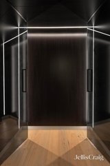 https://images.listonce.com.au/custom/160x/listings/9-ireland-avenue-doncaster-east-vic-3109/683/01746683_img_15.jpg?H1ClxLV_q6E