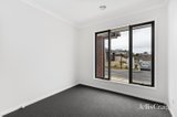 https://images.listonce.com.au/custom/160x/listings/9-jabiru-close-mount-clear-vic-3350/415/01934415_img_07.jpg?Y7v6kZxiDXc